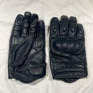 Sedici Lucca perforated leather men’s medium motorcycle gloves.